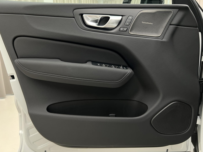 Volvo XC60 B5 AWD AUT DARK PLUS