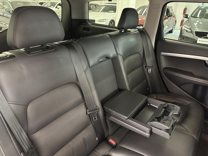 Volvo V70 D4 AWD SUMMUM AUT REZERVACE 2.4 d Summum