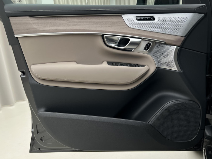 Volvo XC90 T8 AWD RECHARGE DARK ULTRA AUT