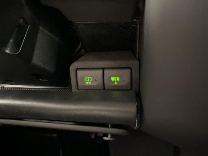 Land Rover Defender WORKS V8 TROPHY II 1 z 25 5.0 V8