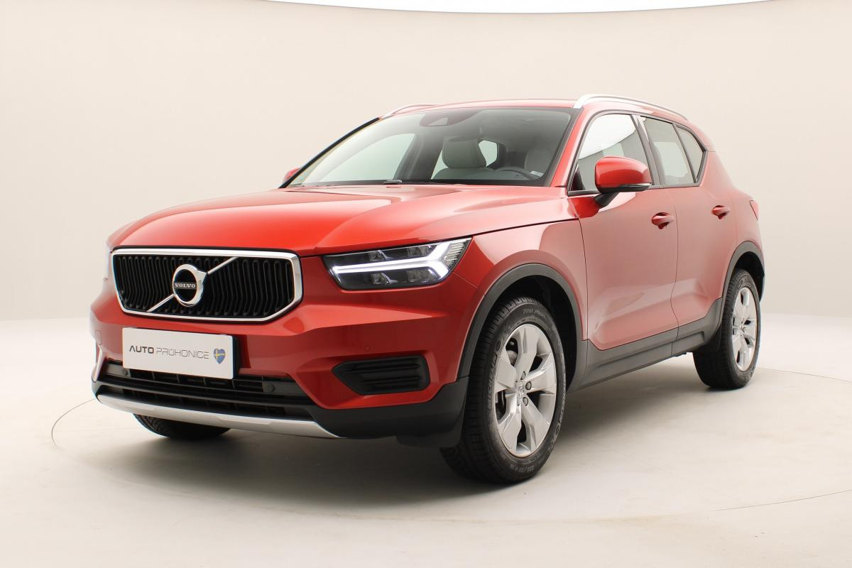 Volvo XC40 D3 MOMENTUM AUT REZERVACE 2.0 d Momentum