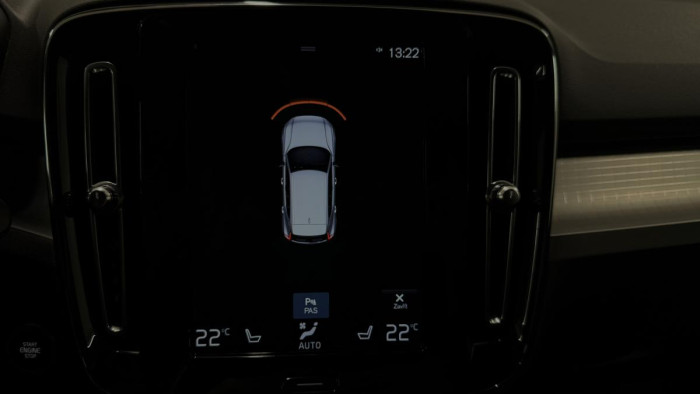 Volvo XC40 T5 TWIN ENGINE REZERVACE
