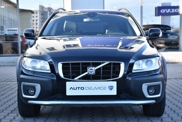 Volvo XC70 2.4D MOMENTUM AUT REZERVACE 2.4 d Momentum