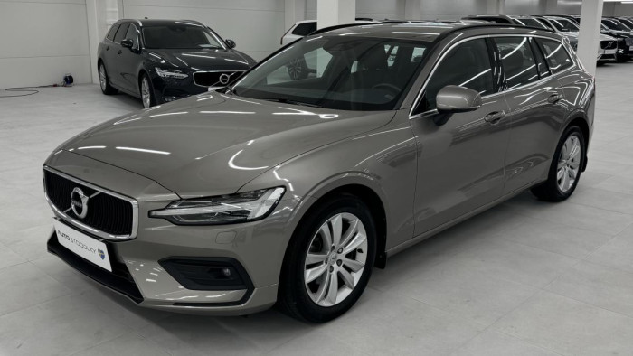 Volvo V60 B4 MOMENTUM AUT REZERVACE 2.0 Momentum