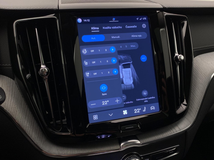 Volvo XC60 T8 AWD PLUG-IN DARK ULTRA CZ