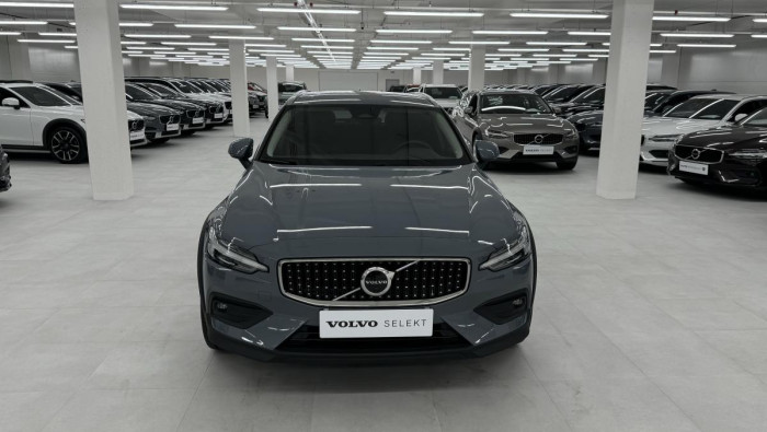 Volvo V60 CROSS COUNTRY REZERVACE