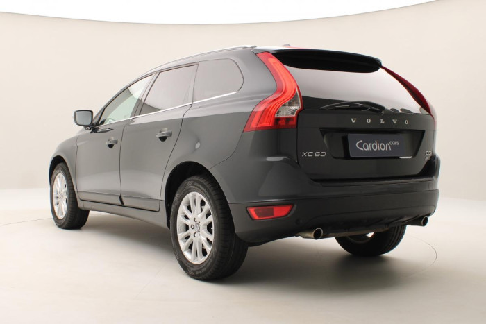 Volvo XC60 D3 AWD SUMMUM AUT REZERVACE 2.4 d Summum