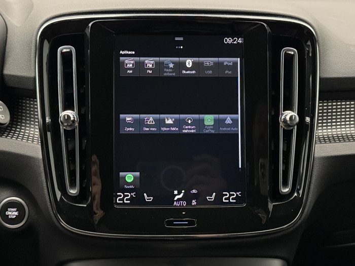 Volvo XC40 T3 R-DESIGN AUT REZERVACE