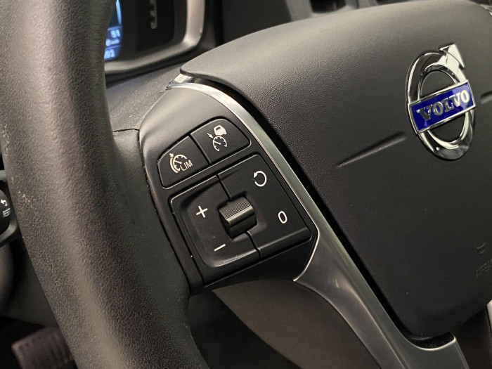 Volvo V60 D4 SUMMUM AUT NAVIGACE 2.0 d Summum