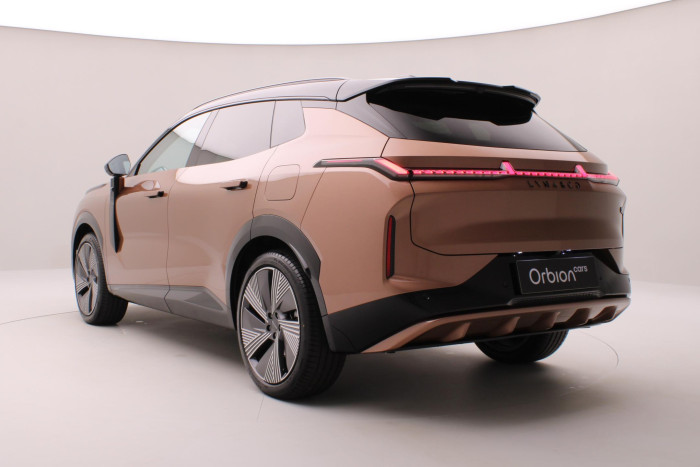 Lynk & Co 08 MORE PHEV