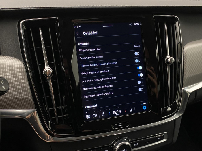 Volvo V90 CC B4 AWD PLUS AUT CZ 1.maj