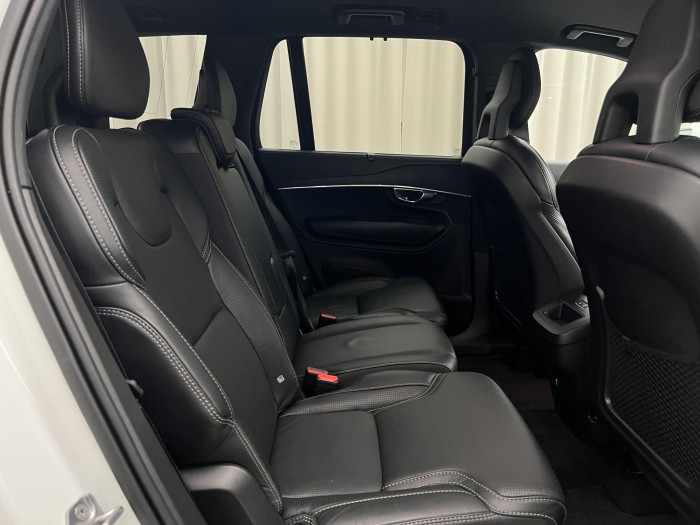 Volvo XC90 B5 AWD R-DESIGN 7MÍSTNÁ AUT