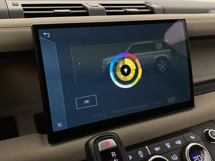 Land Rover Defender D250 AWD SE AUT CZ 3.0 d SE