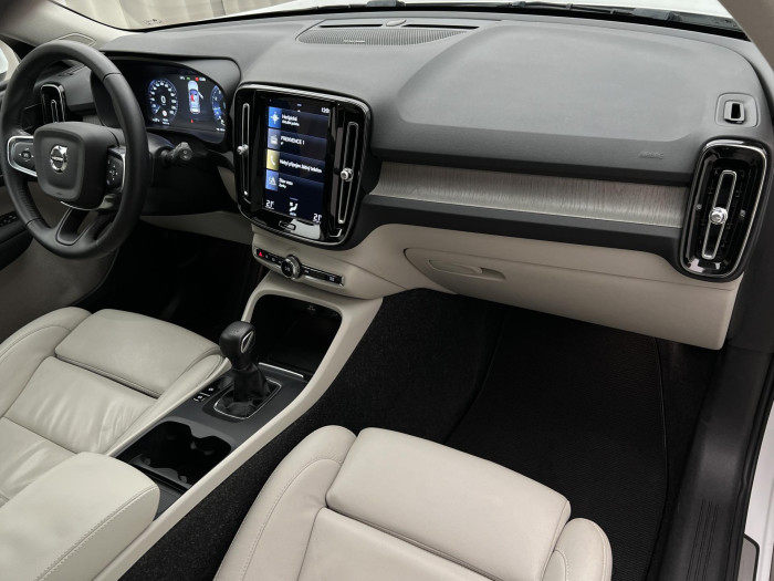 Volvo XC40 T3 INSCRIPTION 1.maj.