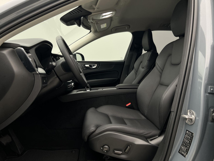 Volvo XC60 B4 AWD PLUS DARK AUT 1.maj.