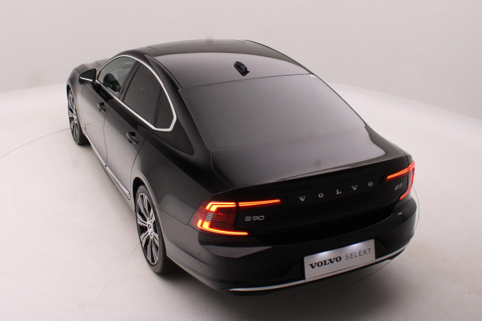 Volvo S90 B5 AWD BRIGHT REZERVACE