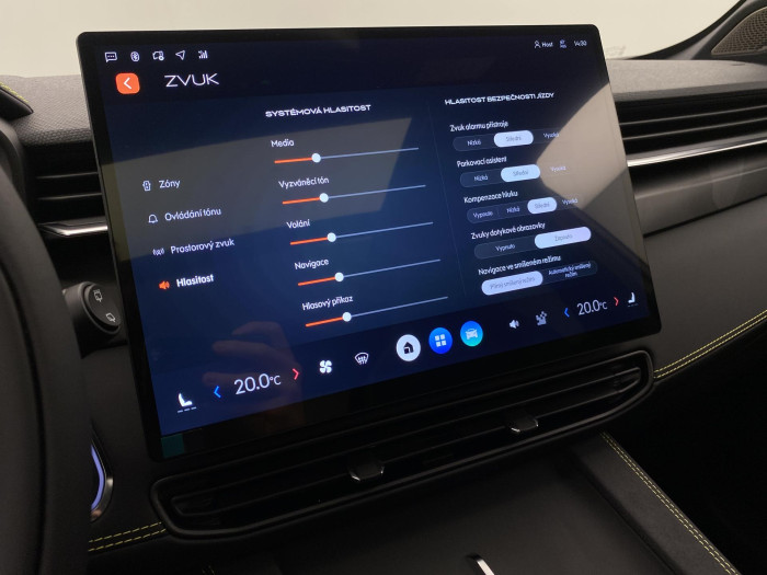Lynk & Co 01 01 MORE PHEV DEMO
