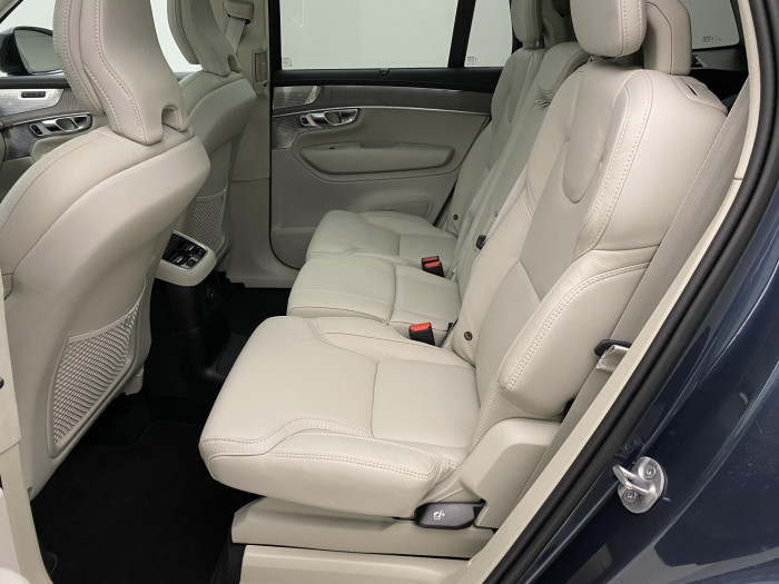 Volvo XC90 T8 AWD RECHARGE DARK ULTRA 7m