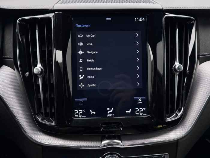 Volvo XC60 T8 AWD RECHARGE R-DESIGN AUT