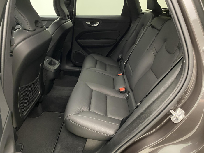 Volvo XC60 B5 AWD DARK PLUS AUT CZ