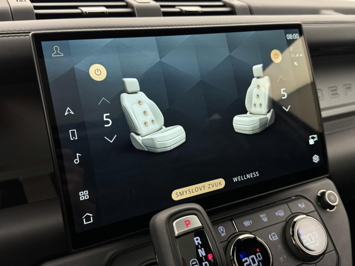 Land Rover Defender OCTA P635