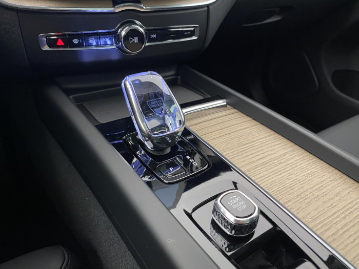 Volvo XC60 T8 AWD BRIGHT ULTRA AUT CZ