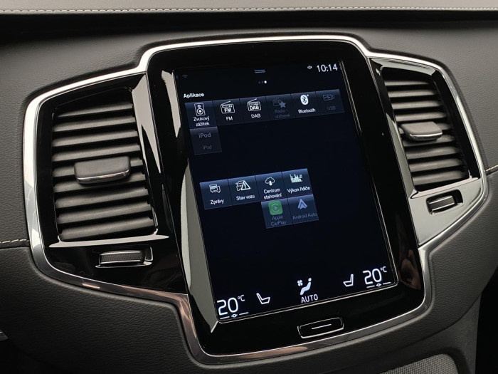 Volvo XC90 T8 AWD R-DESIGN REZERVACE