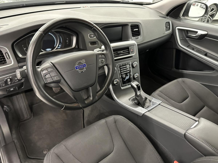 Volvo V60 D2 KINETIC NAVIGACE REZERVACE 2.0 d