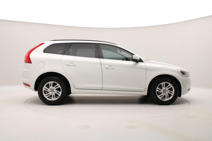 Volvo XC60 D4 AWD MOMENTUM REZERVACE 2.4 d Momentum