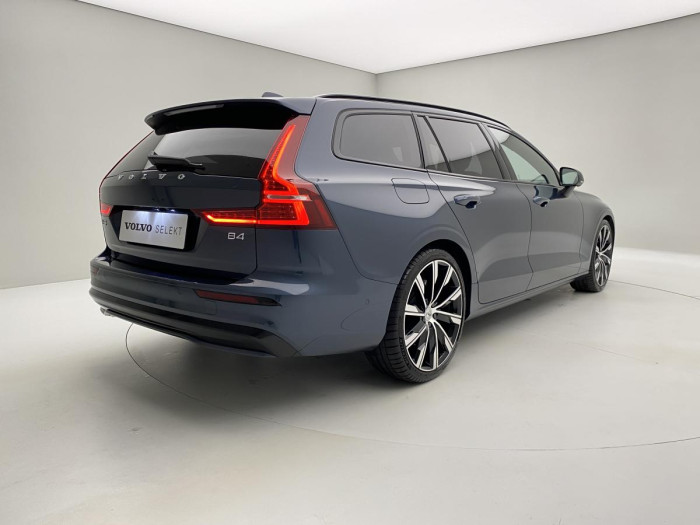 Volvo V60 B4 ULTIMATE DARK AUT