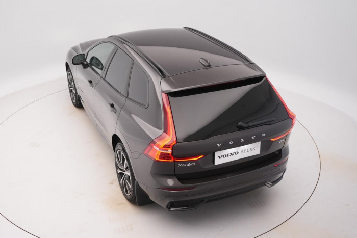 Volvo XC60 B4 PLUS DARK AUT REZERVACE