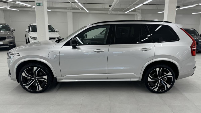 Volvo XC90 T8 AWD R-DESIGN REZERVACE