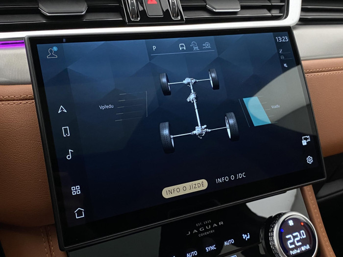 Jaguar F-Pace D300 R-DYNAMIC HSE REZERVACE 3.0 d Dynamic