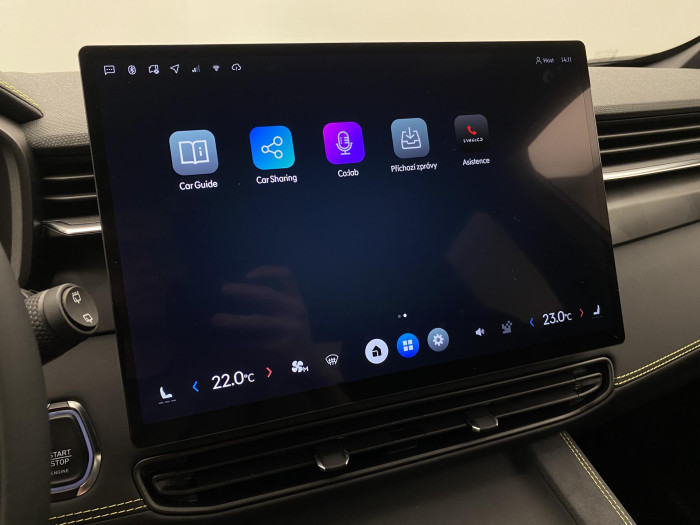 Lynk & Co 01 01 CORE PHEV