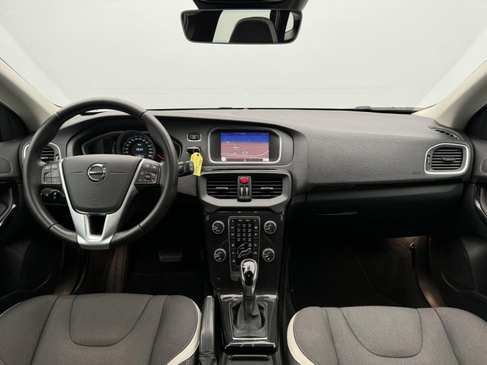 Volvo V40 CROSS COUNTRY T3 REZERVACE