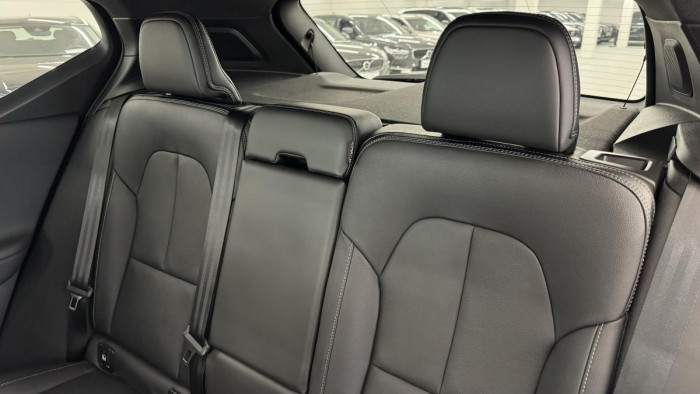 Volvo XC40 D4 AWD R-DESIGN REZERVACE 2.0 d