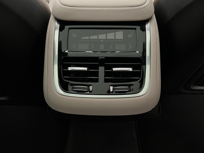 Volvo XC90 B5 AWD ULTRA BRIGHT 7MÍST CZ