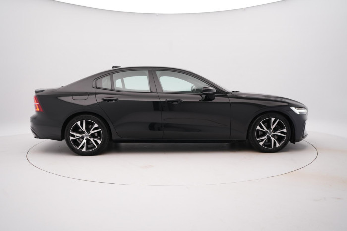 Volvo S60 B4 R-DESIGN AUT REZERVACE