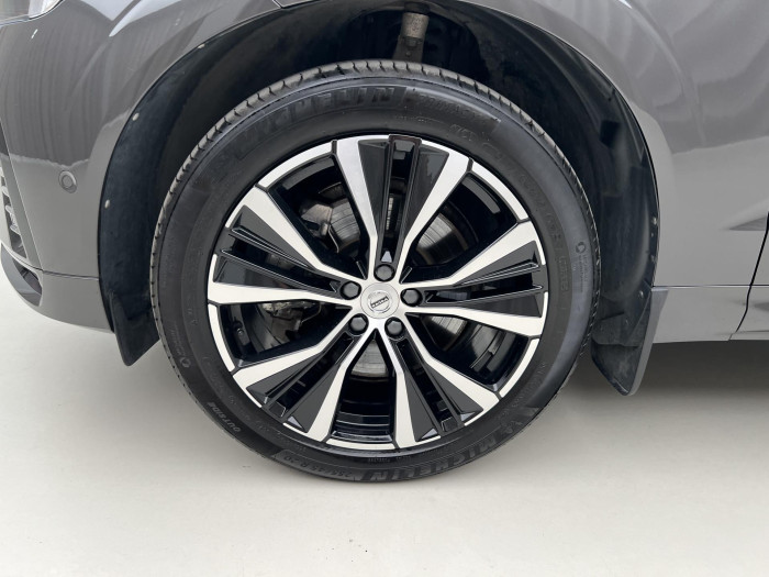 Volvo XC60 B4 AWD PLUS DARK AUT 1.maj.
