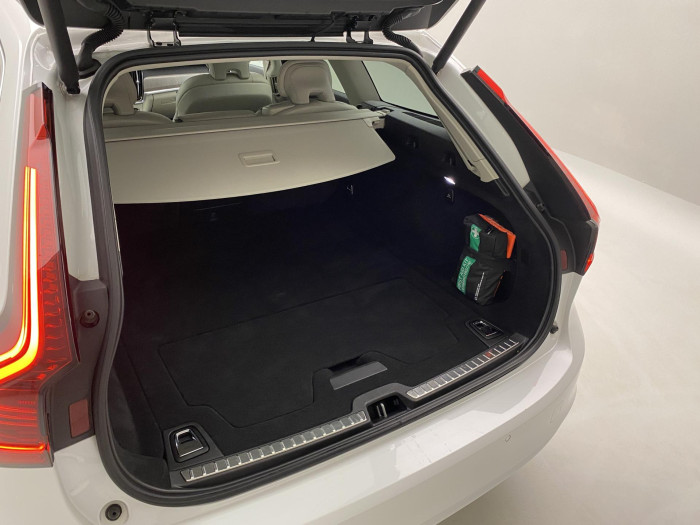 Volvo V90 B4 AWD CORE AUT CZ