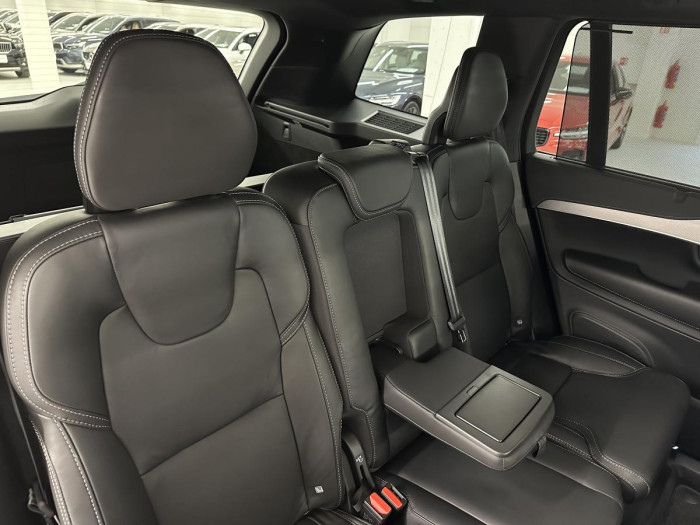 Volvo XC90 B5 AWD R-DESIGN AUT REZERVACE