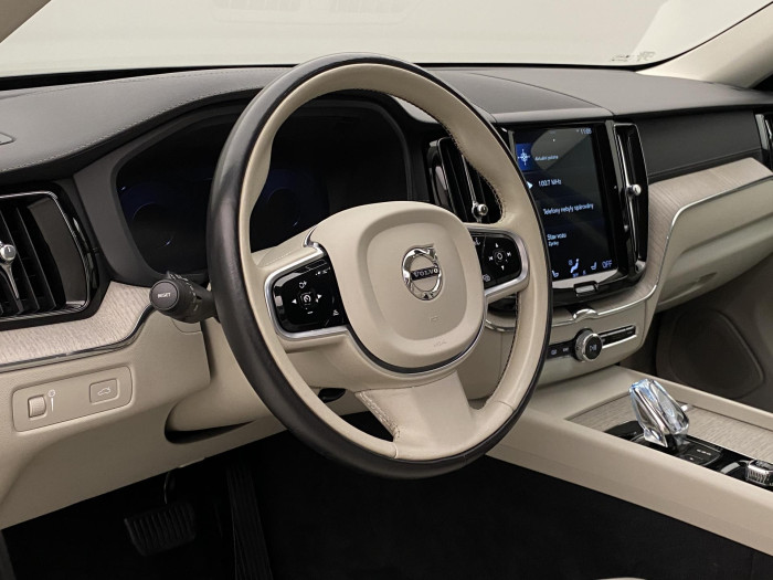 Volvo XC60 B5 AWD INSCRIPTION AUT
