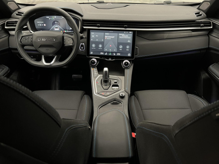Lynk & Co 01 PHEV DCT AUT 1.maj.