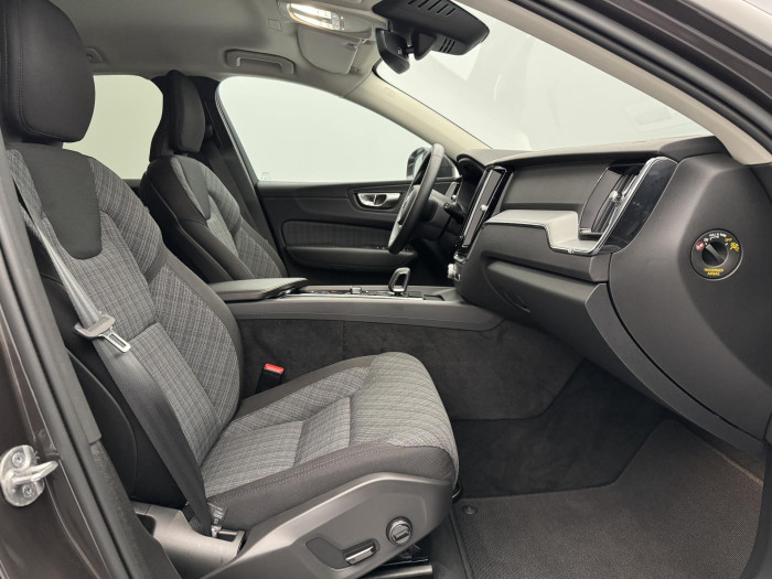 Volvo XC60 B4 CORE AUT CZ 1.maj