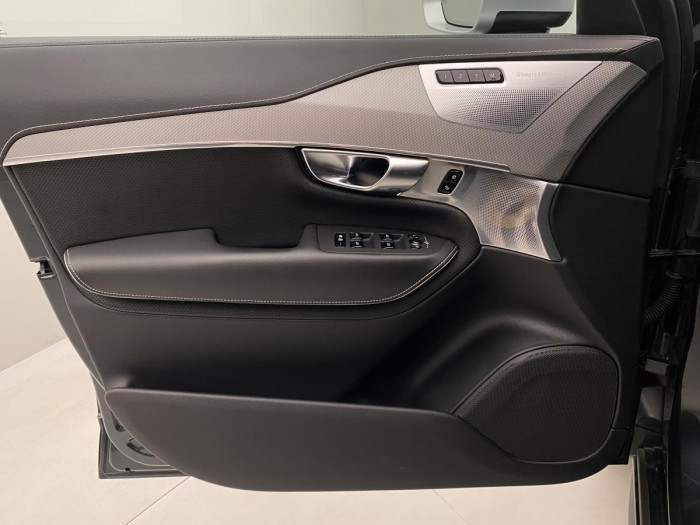 Volvo XC90 D5 AWD R-DESIGN REZERVACE 2.0 d