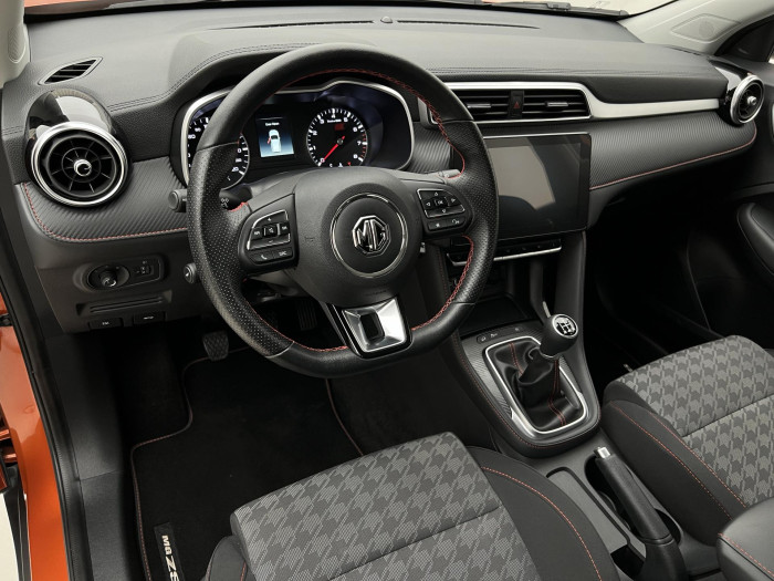 MG ZS 1.5 ESSENTIAL PLUS CZ