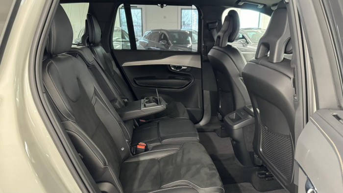 Volvo XC90 B5 AWD R-DESIGN AUT REZERVACE