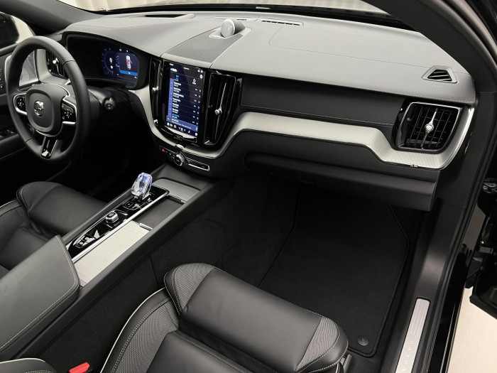 Volvo XC60 B5 AWD ULTRA BLACK EDITION AUT 2.0 Edition