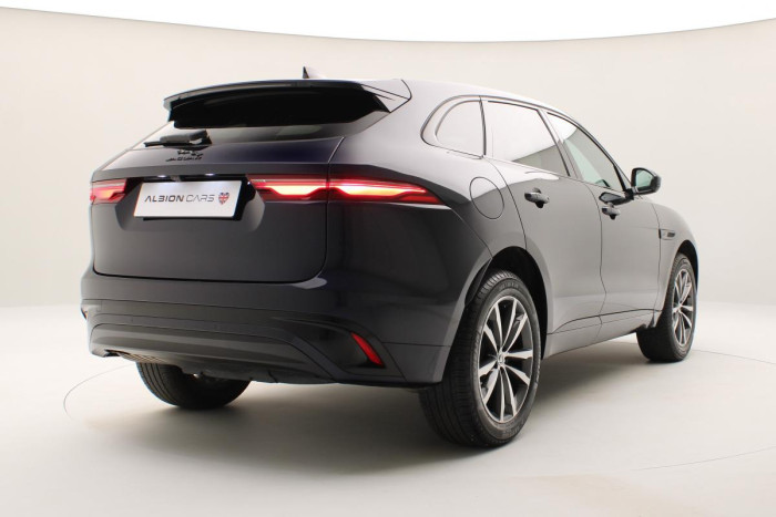 Jaguar F-Pace D200 R-DYNAMIC REZERVACE 2.0 d Dynamic