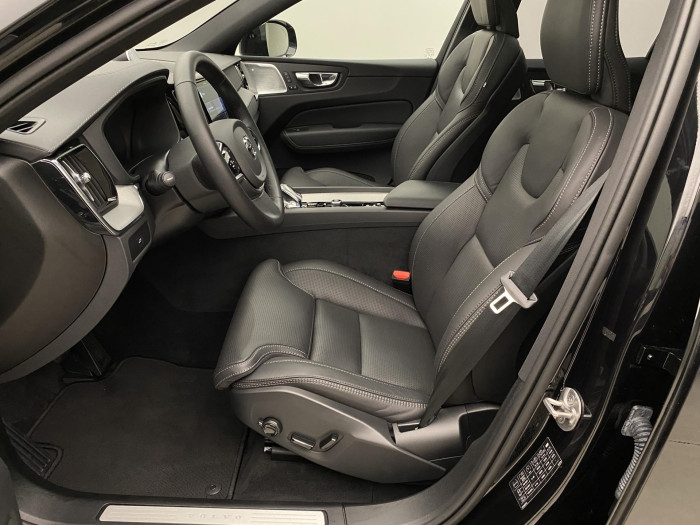 Volvo XC60 B5 AWD ULTIMATE BLACK EDITION 2.0 Edition